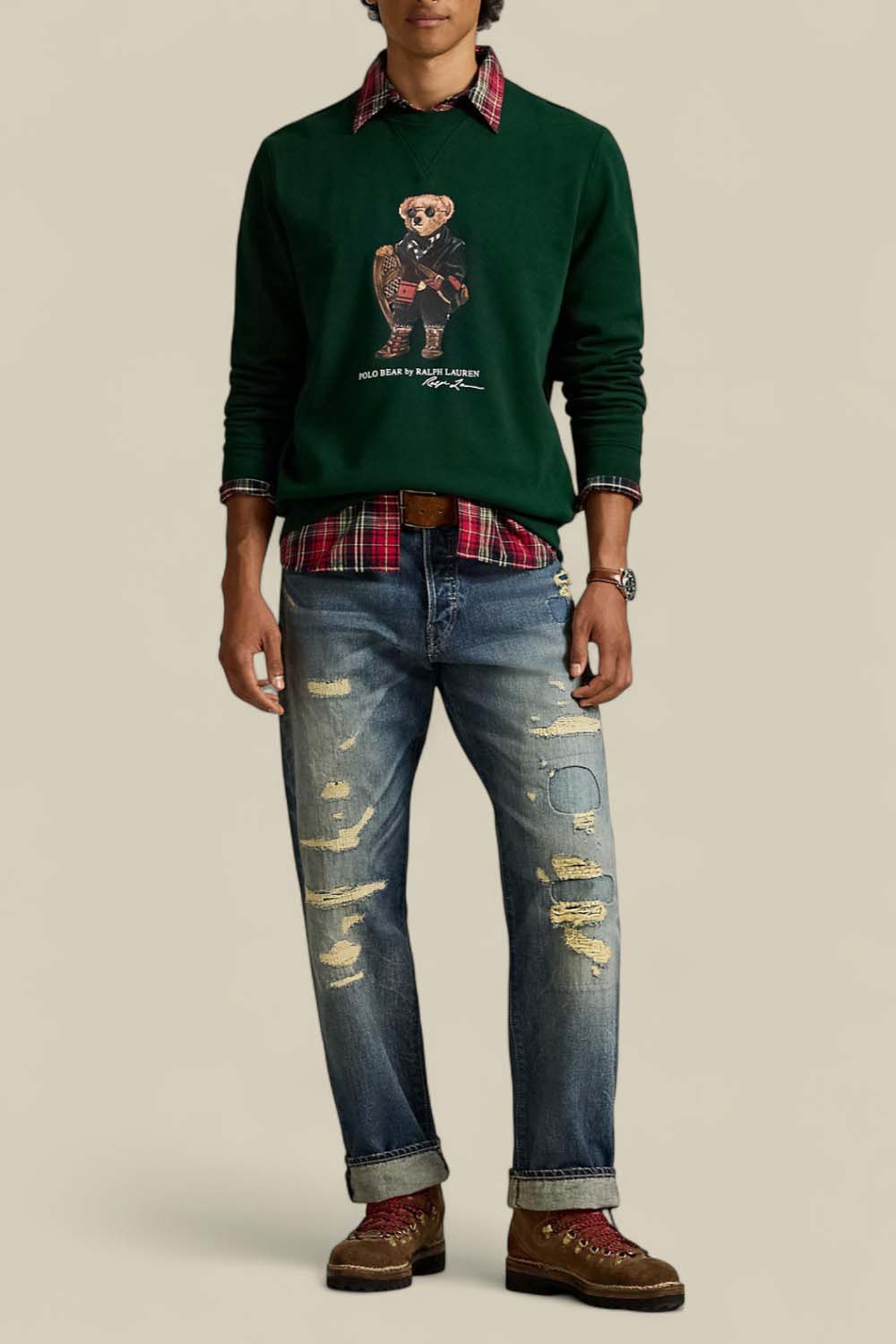 תמונת כל הלוק של סווטשירט דובי